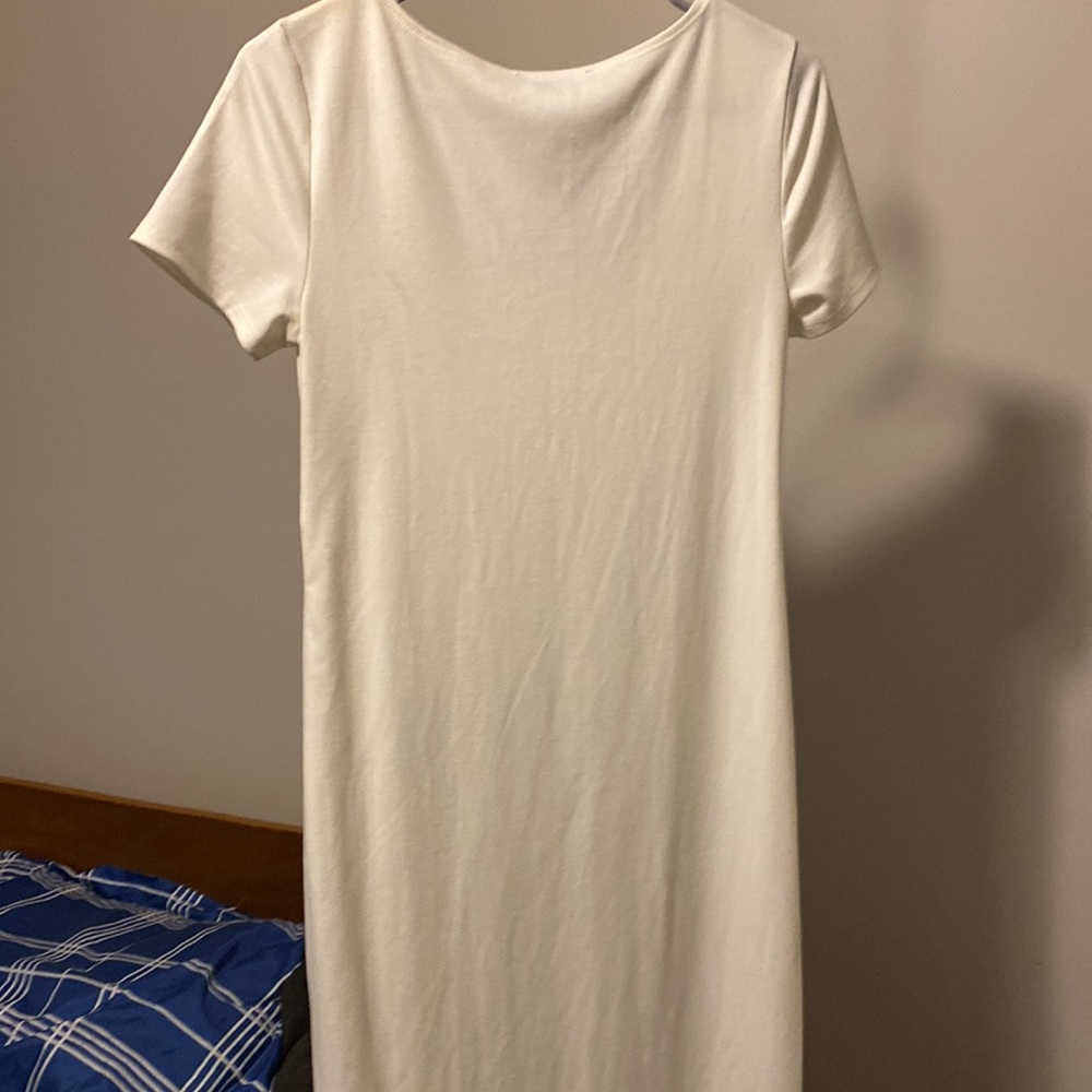 Dress - Picture 3 of 4